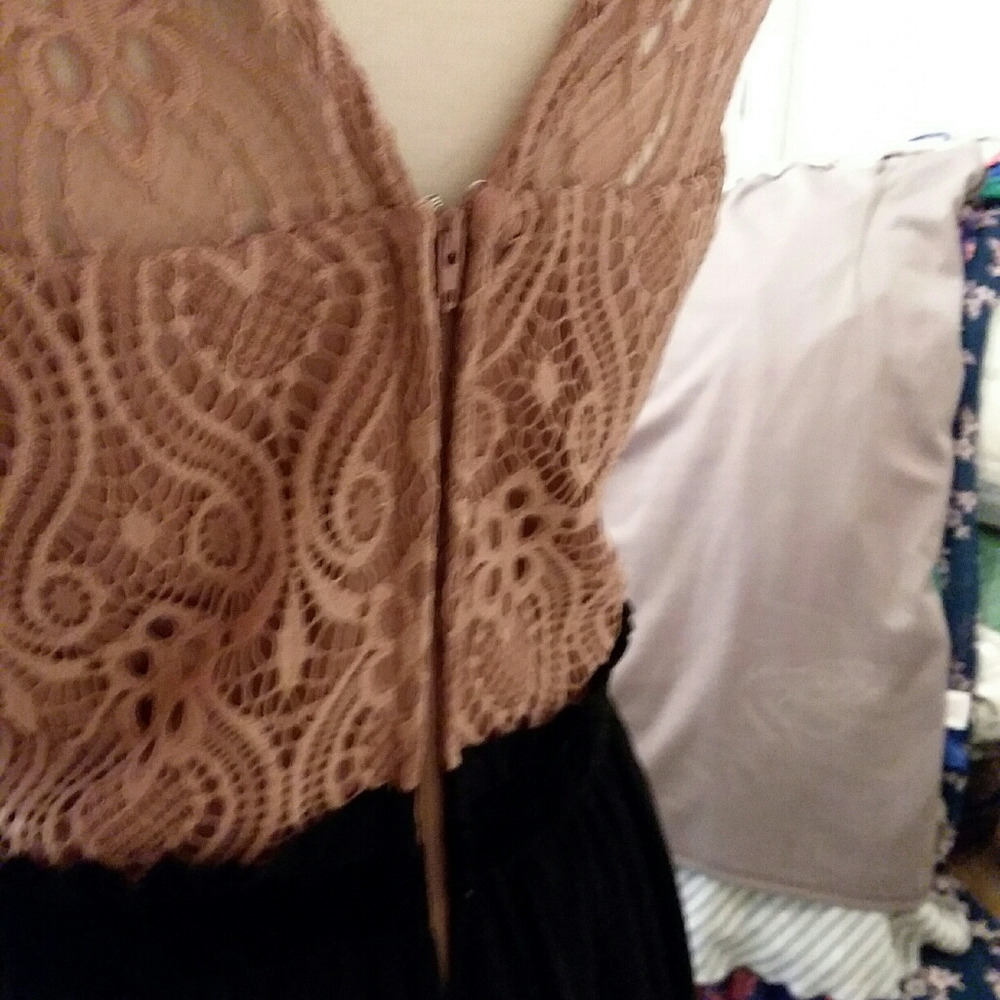 Dress - Picture 4 of 6